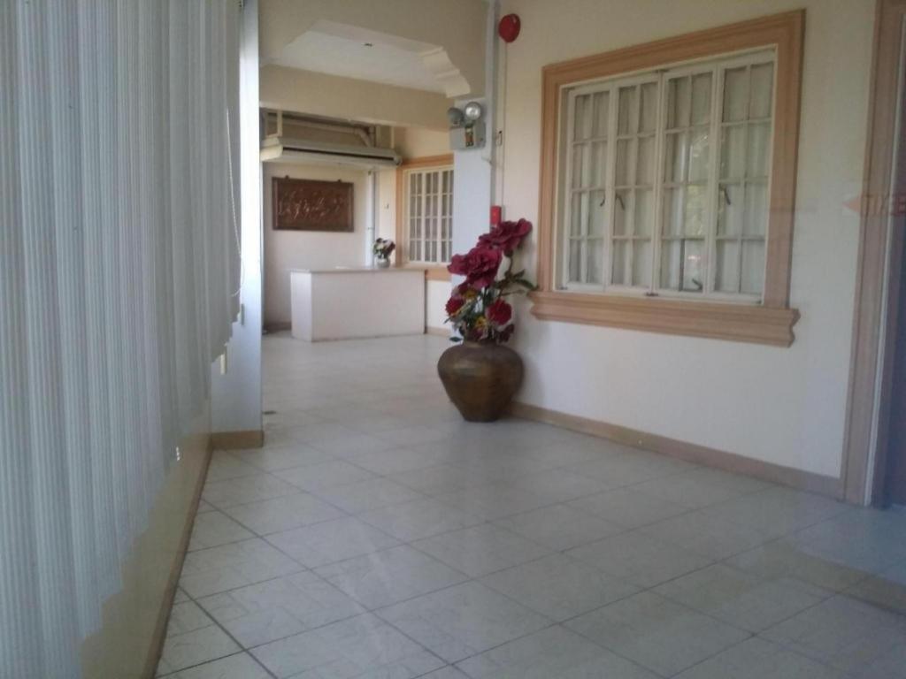 Bridgeview Hotel Laoag Eksteriør bilde