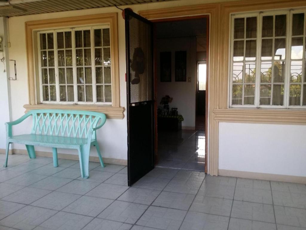 Bridgeview Hotel Laoag Eksteriør bilde